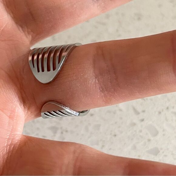 Stainless Steel Geometric Wire Pattern Open Ring - Picture 5 of 10